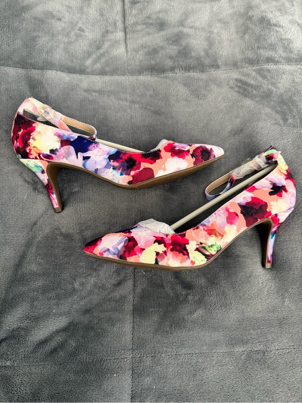 Floral Pointed-Toe Pump in Multicolor
